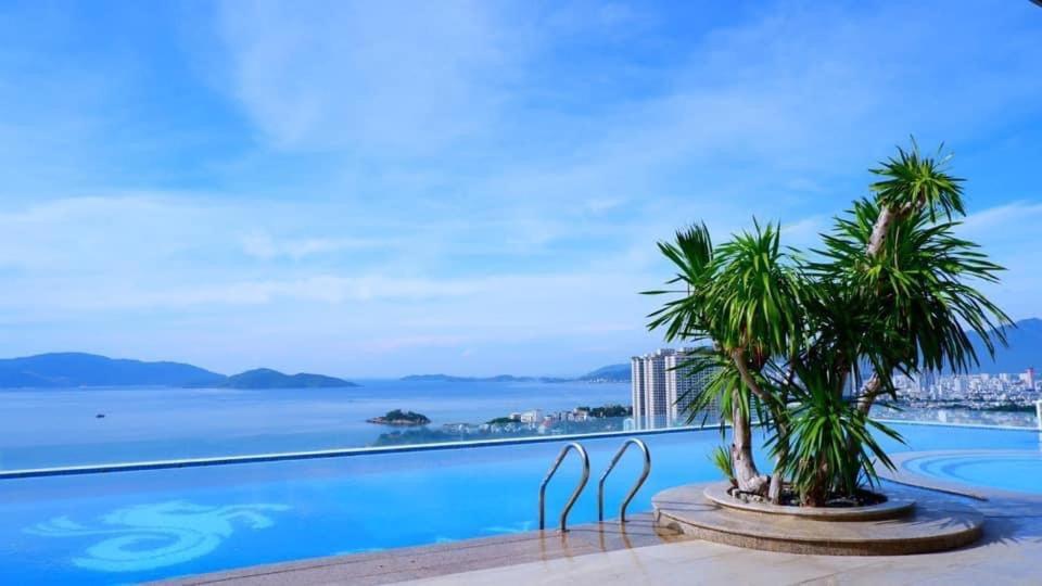 Scenia Bay Oceanfront By Housing Apartment Nha Trang Bagian luar foto