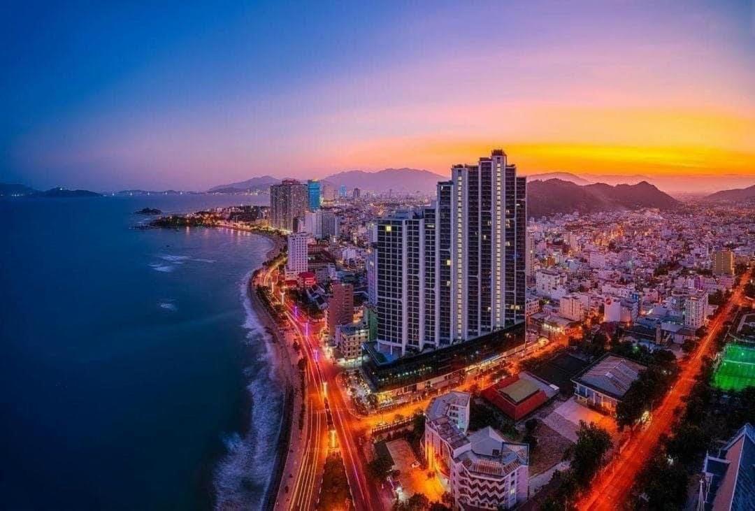 Scenia Bay Oceanfront By Housing Apartment Nha Trang Bagian luar foto