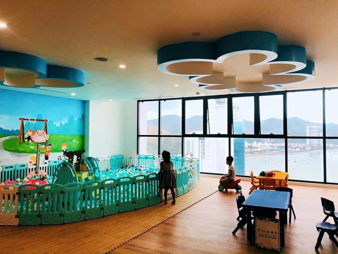 Scenia Bay Oceanfront By Housing Apartment Nha Trang Bagian luar foto
