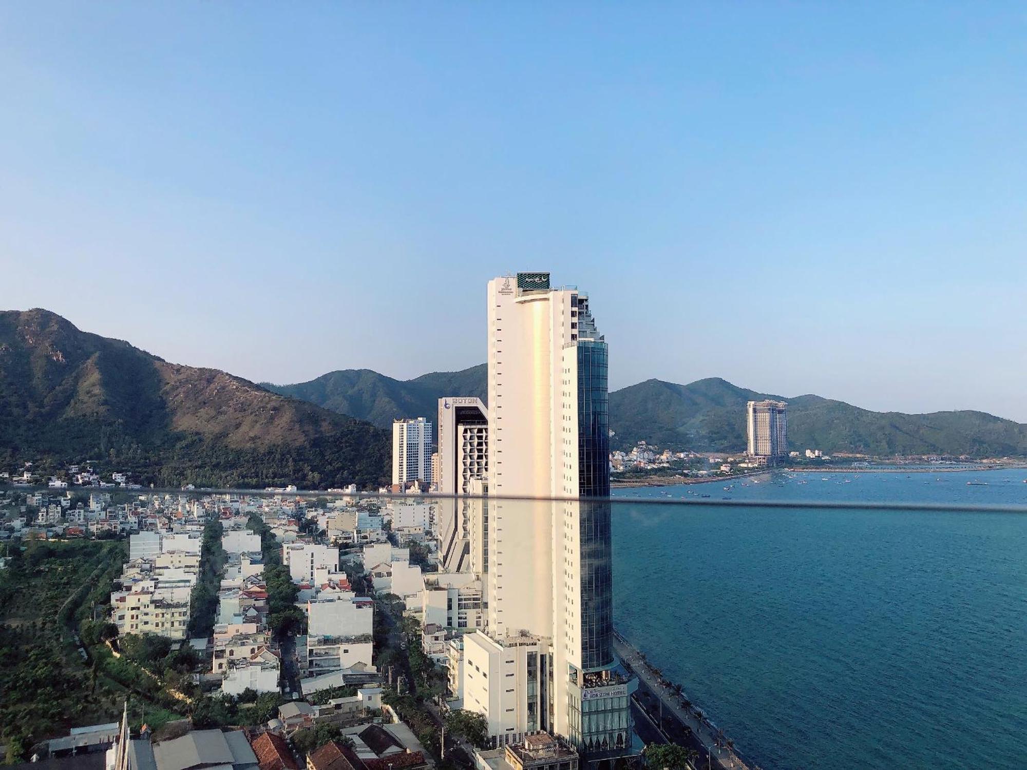Scenia Bay Oceanfront By Housing Apartment Nha Trang Bagian luar foto